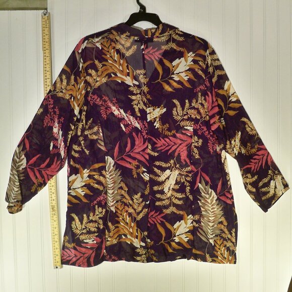 Designs & Co Lane Bryant, Floral Button Up Shirt, 18/20 - Picture 3 of 6